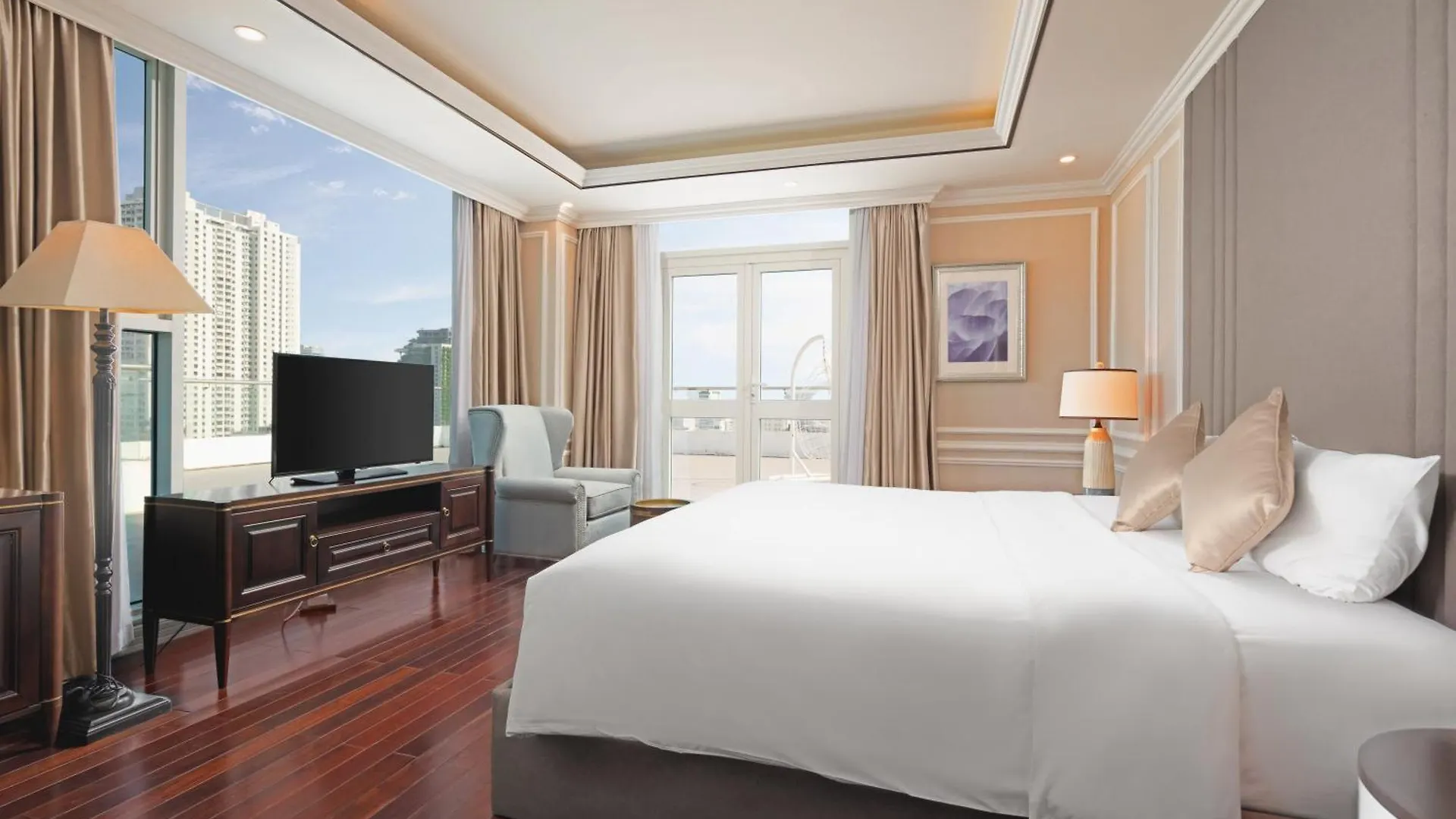 ****  Royal Lotus Hotel Danang Vietnam